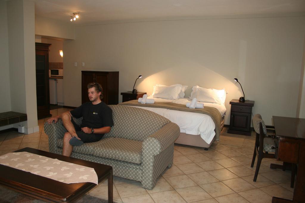 ווינדהוק De Vagebond Hotel-Pension מראה חיצוני תמונה